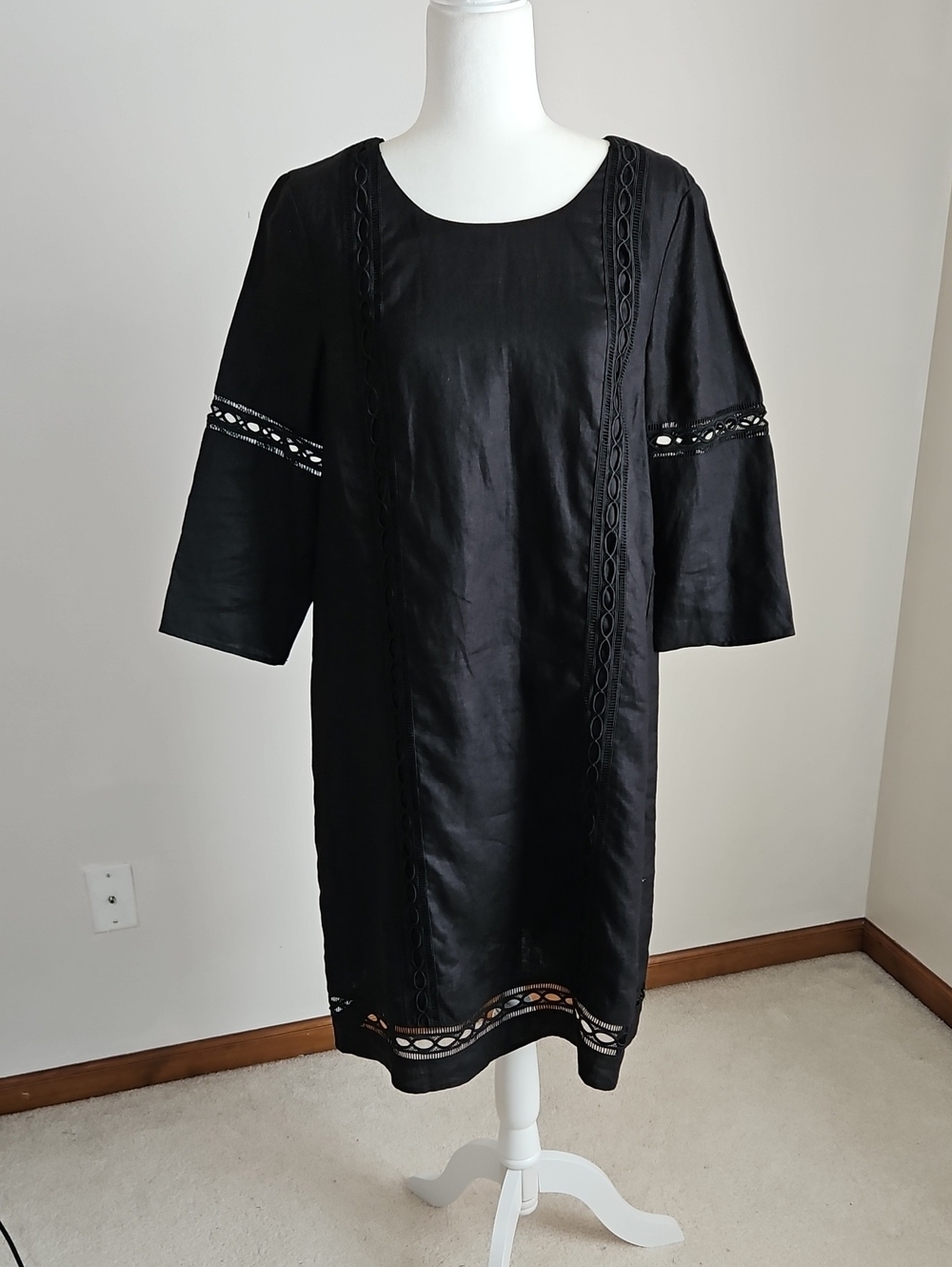 Neiman Marcus M Linen 3/4 Sleeve Shift Dress Open Embroidery Black Elegant